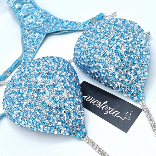 Blue Marshmallow - Sujetador C ( Triángulo con copa), Braguita Xs-S ( V frontal, corte trasero estilo Xpro).